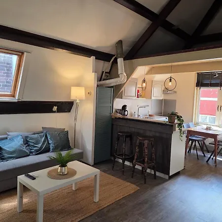 Attic In Historic Canal House In Center Appartamento Gouda