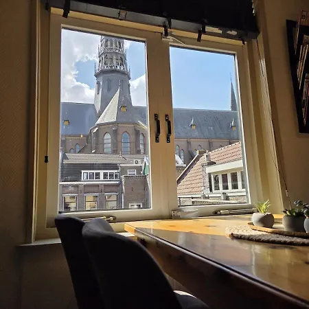 Attic In Historic Canal House In Center *