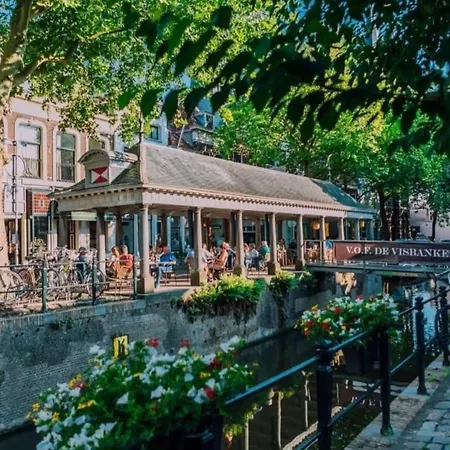 Lejlighed Attic In Historic Canal House In Center Gouda